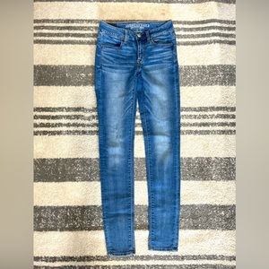 Womens American Eagle skinny jeans